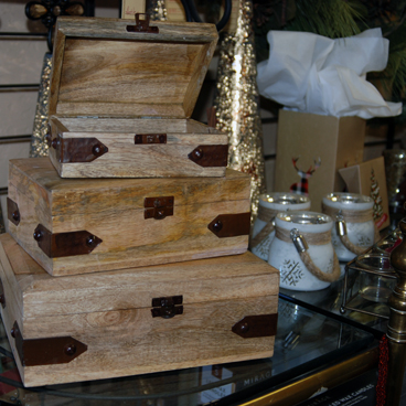 jewelry boxes, cloth boxes